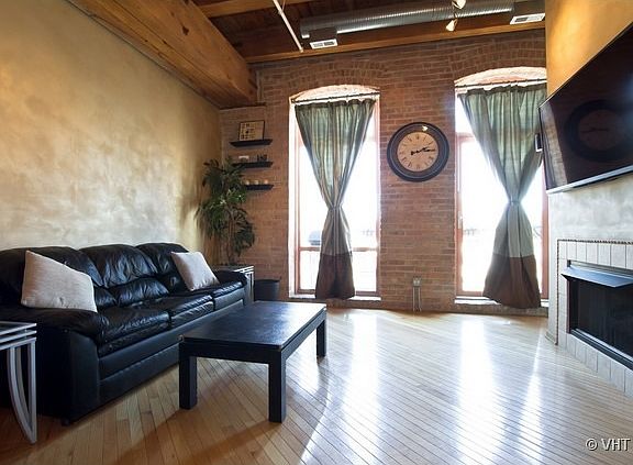 3rd image of 360 W Illinois St APT 422