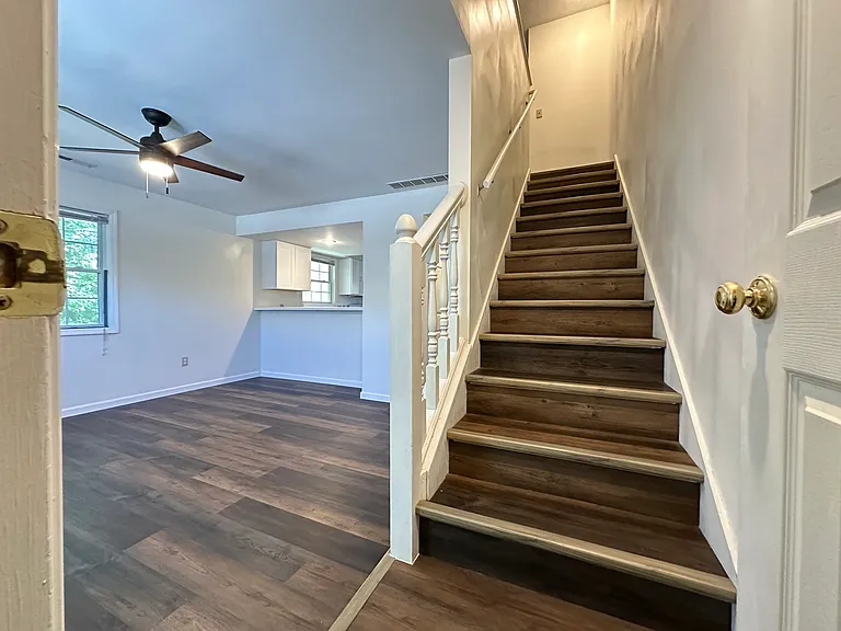 769 E Sherwood Hills Dr — Photo 5