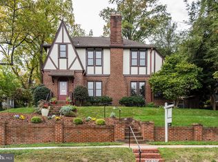 936 26th St S, Arlington, VA 22202