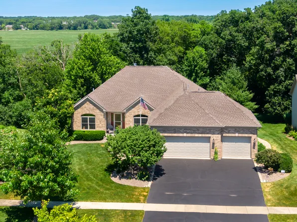 891 Red Hawk Dr, Antioch, IL 60002