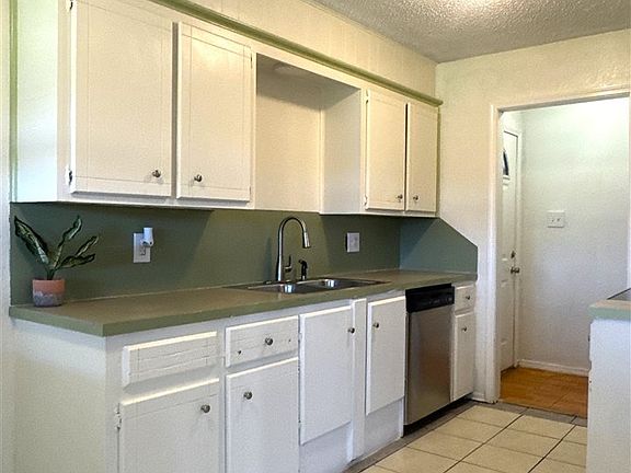 4th image of 4724 SW K Cir