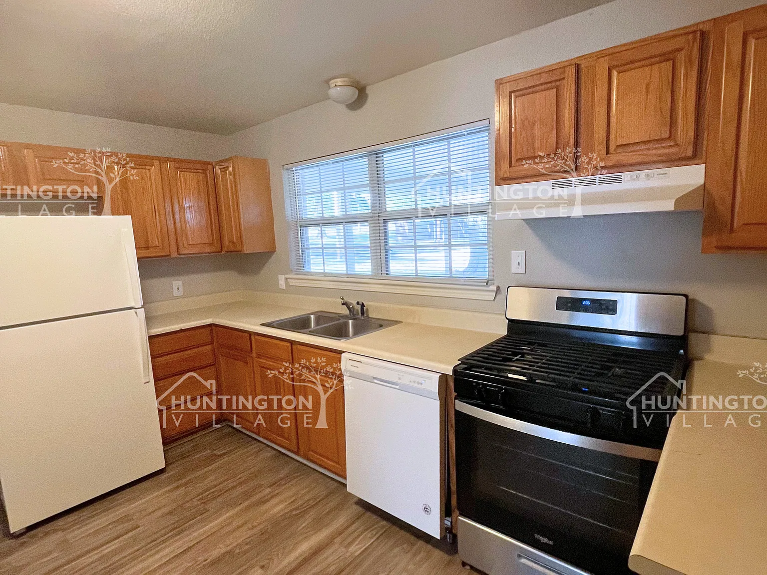 4 bed, 1250 sqft, $1,399 — Photo 2