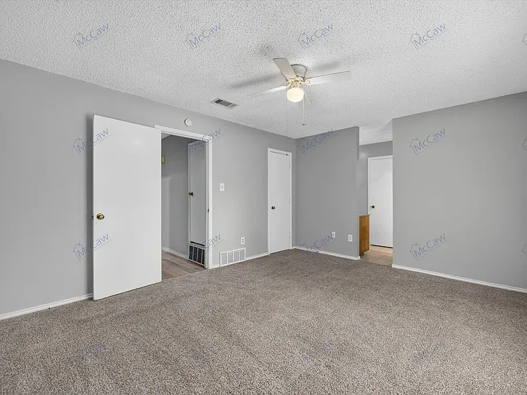 2913 Green Ridge St — Photo 13