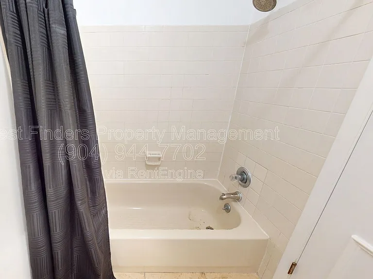 111 Lobelia Rd — Photo 9