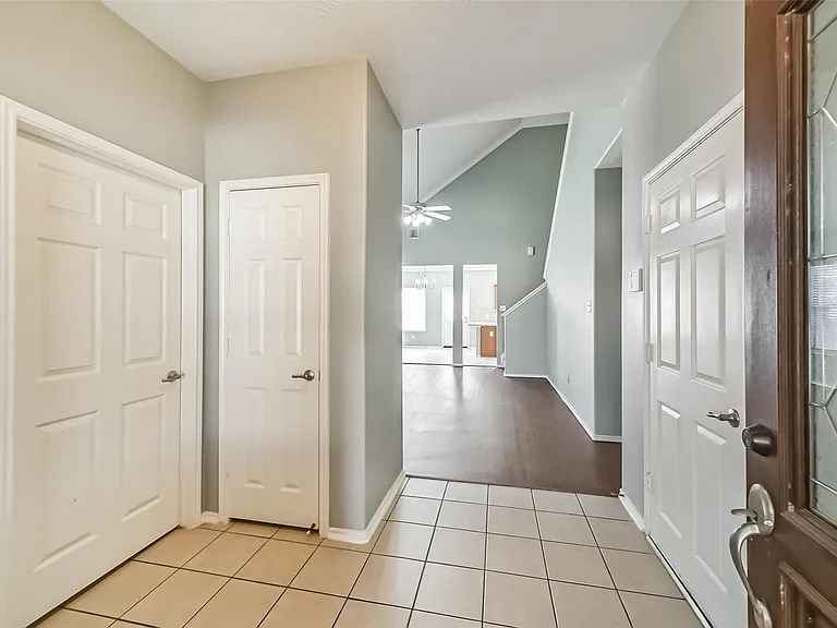 8726 Old Maple Ln — Photo 5