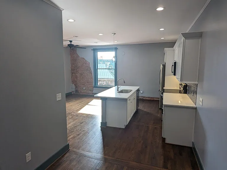 28 E 1st St #B — Photo 2