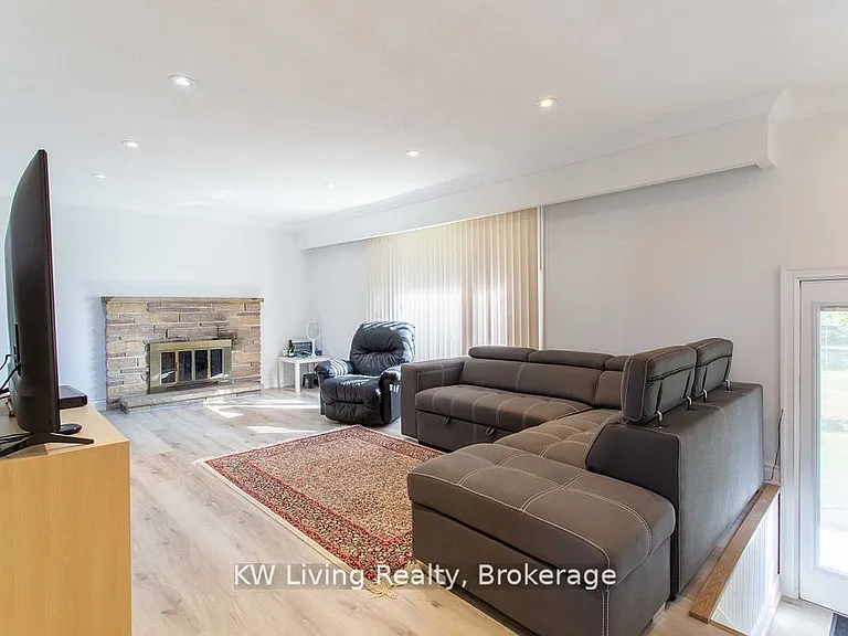 702 Lake Dr S — Photo 10