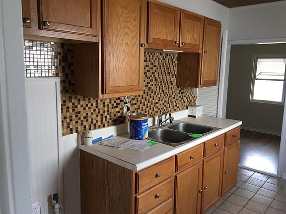 3rd image of 6833 Wanda Ave