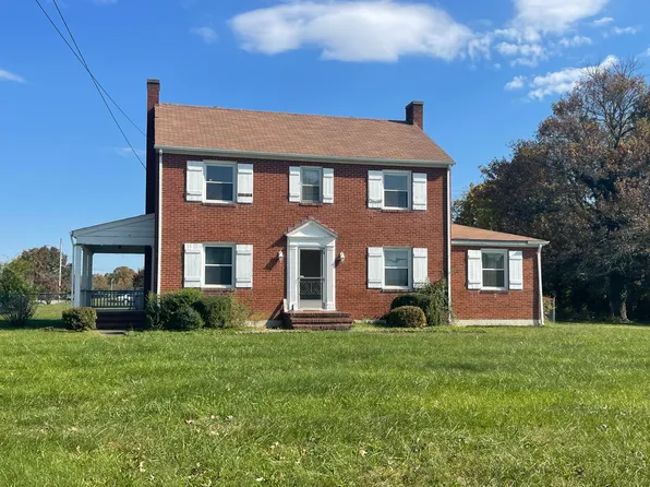 1541 Shamrock St NW, Roanoke, VA 24017