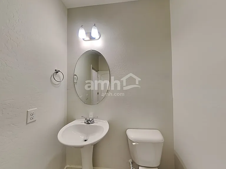 20788 W Thomas Rd — Photo 9