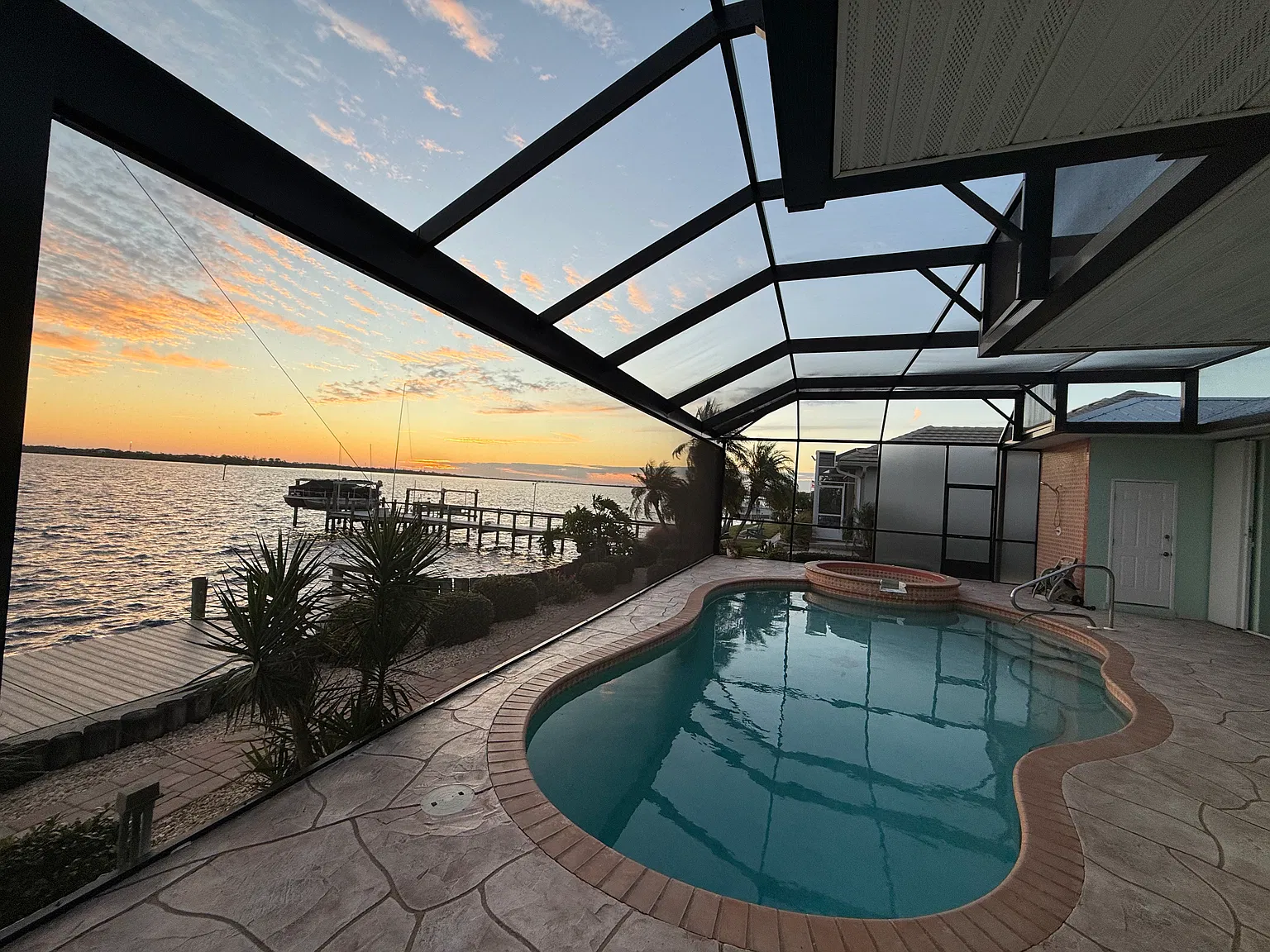 3 bed, 2.5 bath, 2672 sqft, $4,000 — Photo 3