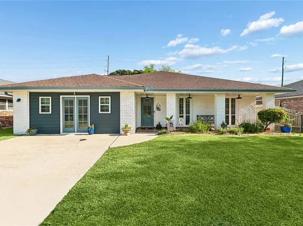 8021 Barocco Dr, Harahan, LA 70123