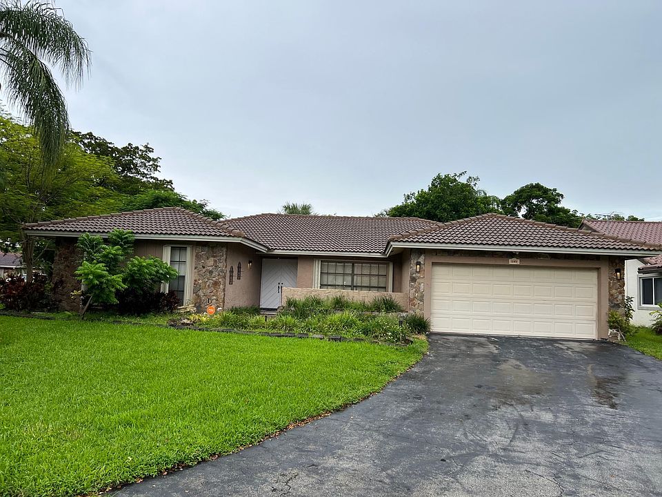 1st image of 895 NW 108th Ln