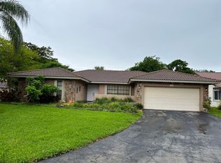 895 NW 108th Ln, Pompano Beach, FL 33071