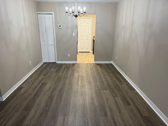 3rd image of 4816 Tangerine Ave