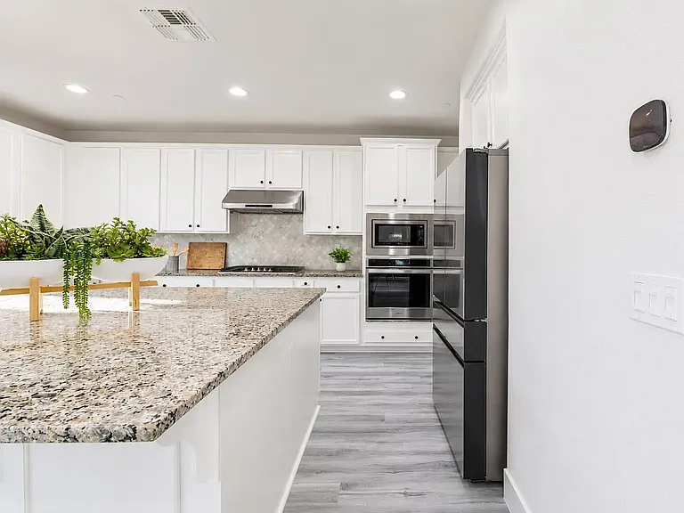1837 S La Barbera Ave — Photo 15