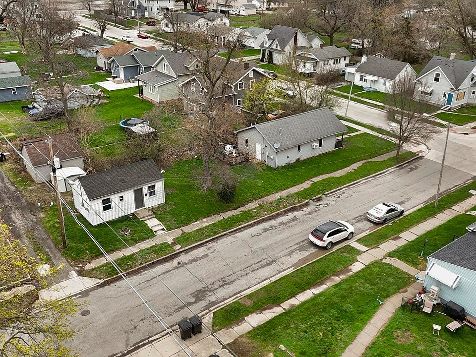 1st image of 2758 Abbott St