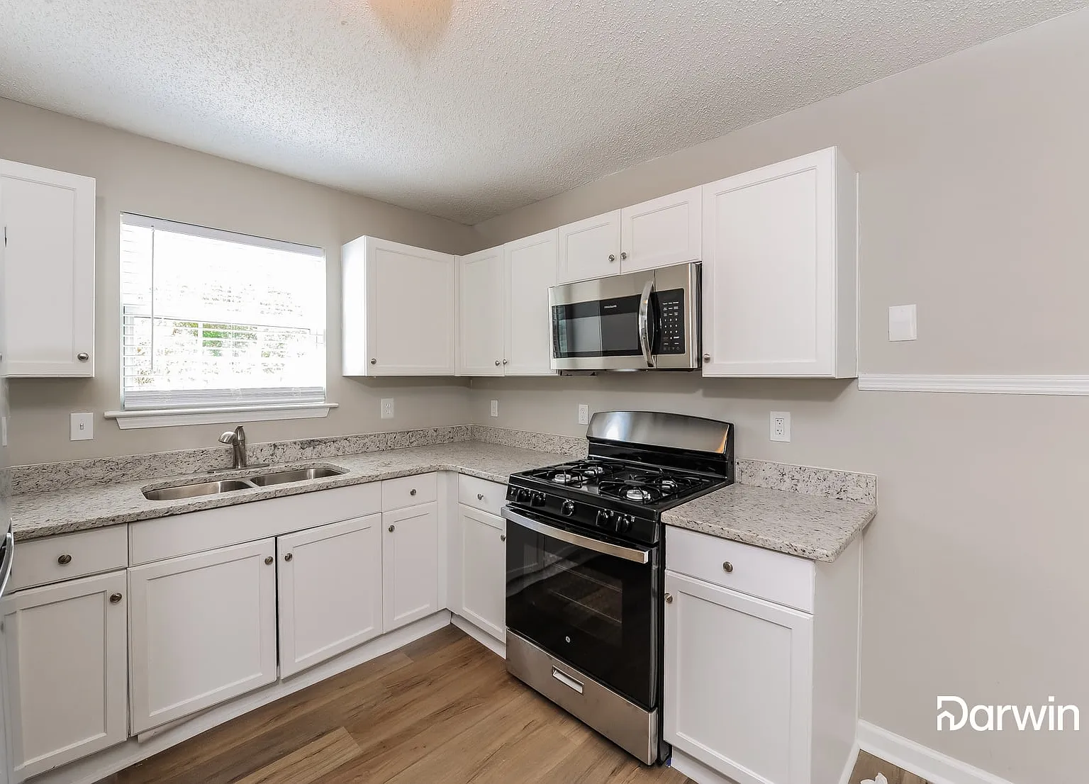 3 bed, 2.0 bath, 2028 sqft, $1,999 — Photo 3