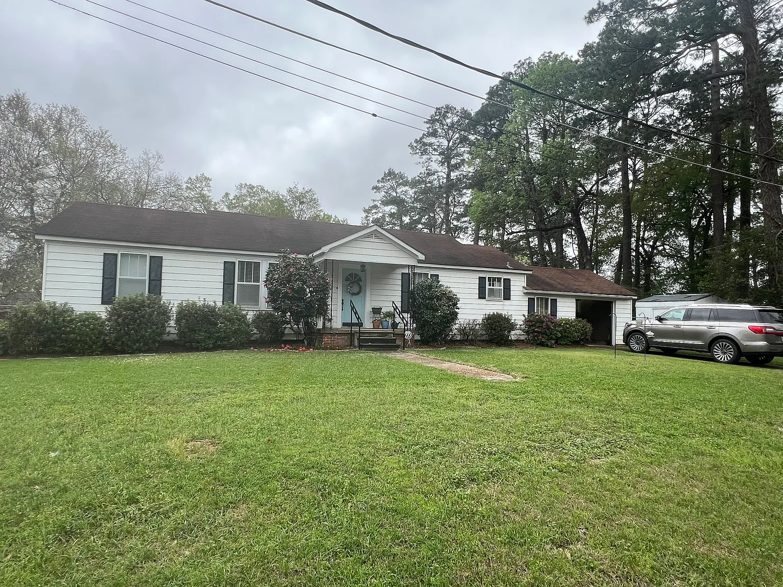3 bed, 1450 sqft, $1,700 — Photo 1