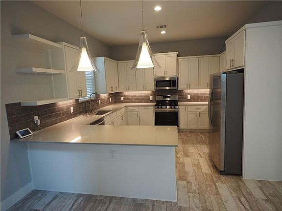 4th image of 6913 Providence Ave #A