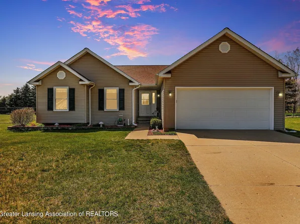 607 Clearwater Dr, Perry, MI 48872