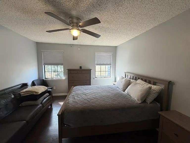 708 Woods Ct — Photo 7