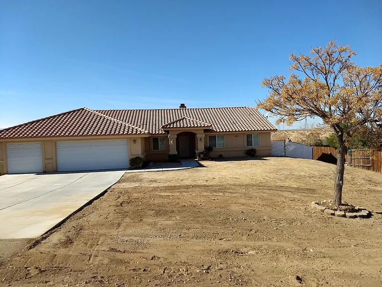 16420 Los Cedros Rd — Photo 1