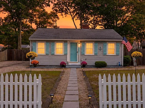 16 Thatcher Road, West Yarmouth, MA 02673