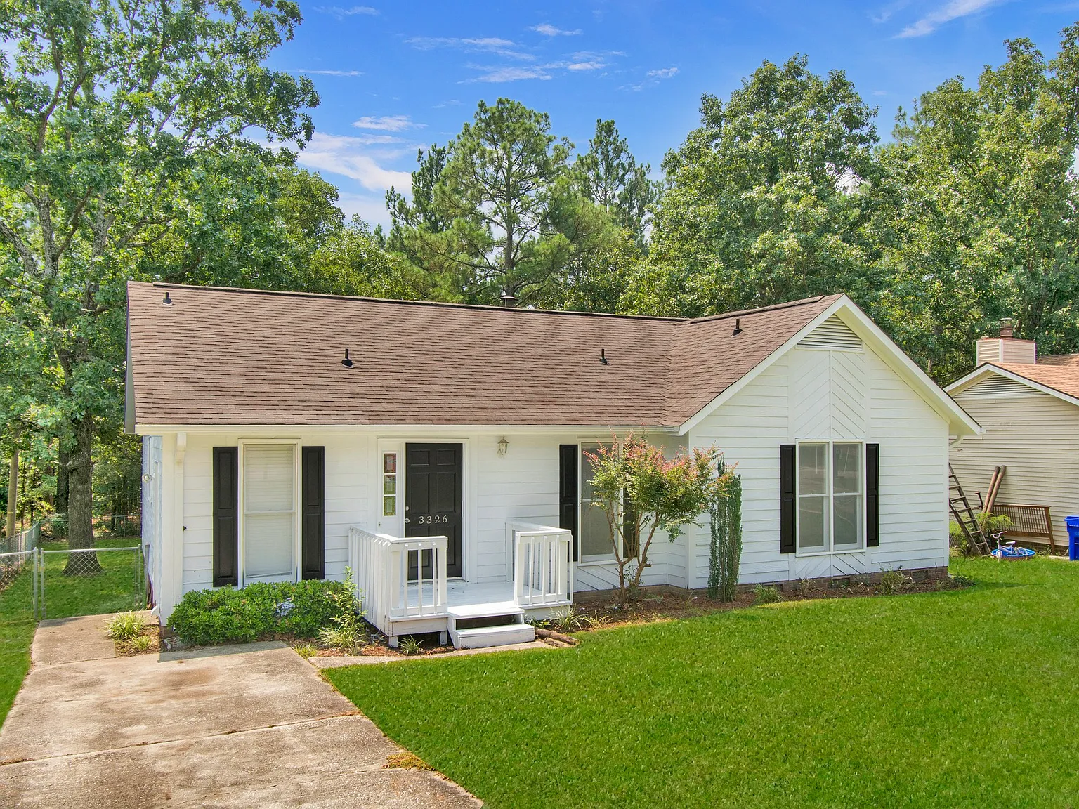 3326 Arrowhead Rd — Photo 1