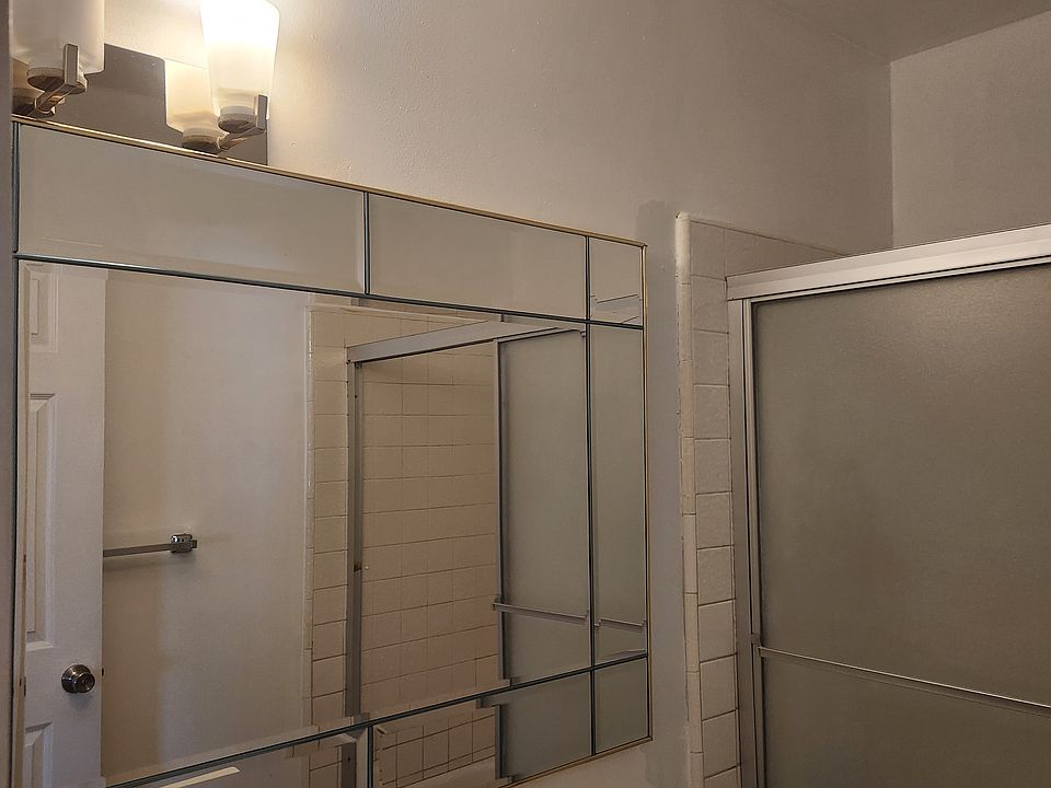 1st image of 5516 Spinnaker Dr APT 1