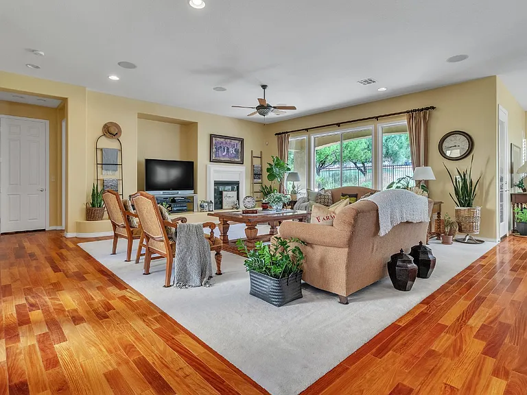 1455 Foothills Village Dr — Photo 13