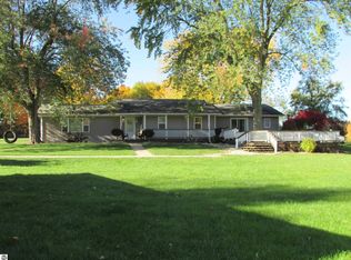 9496 Riverside Dr, Saint Louis, MI 48880