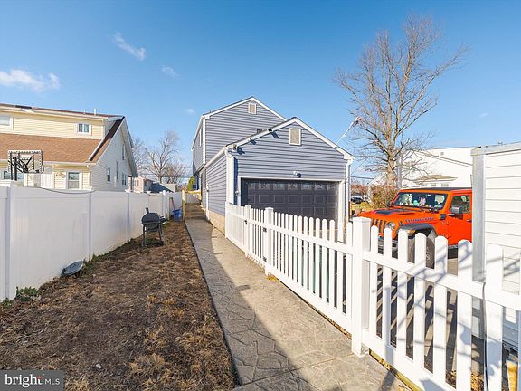 4th image of 310 Jefferson Ave