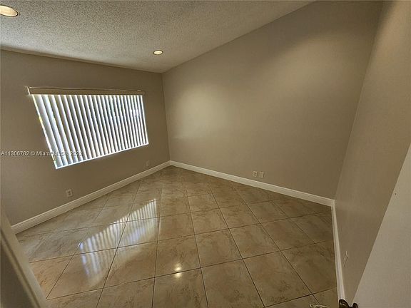 5th image of 1562 Springside Dr #1562