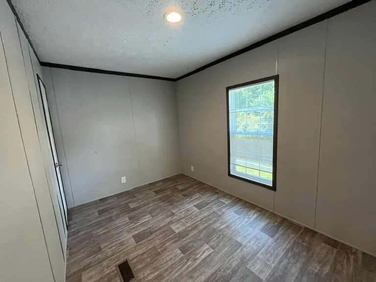 515 Tom Mann Rd — Photo 63