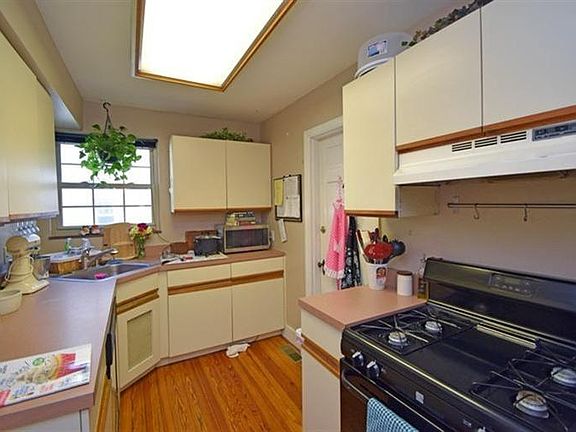 3rd image of 6162 Webbland Pl