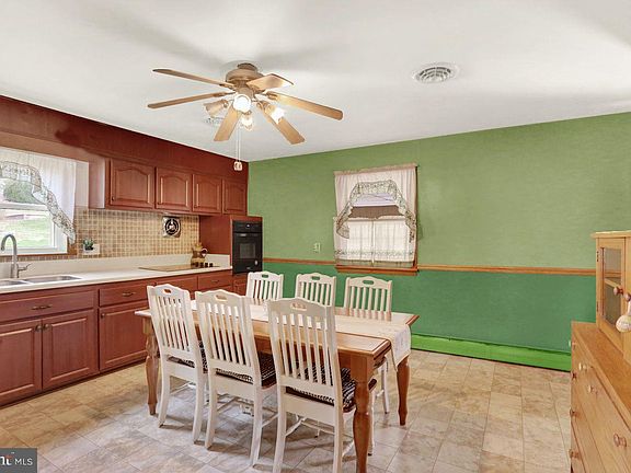 3rd image of 54 Grandview Rd