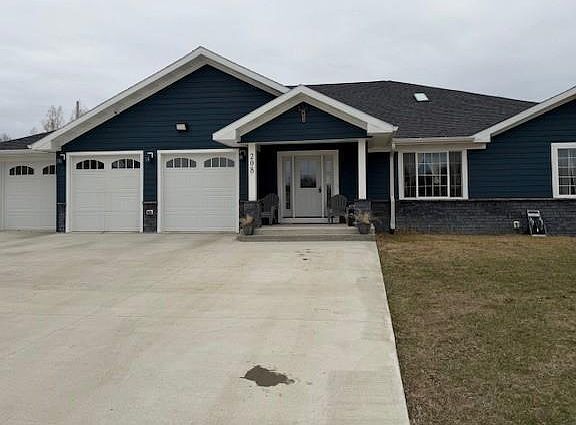 3rd image of 208 S Delaware Ct