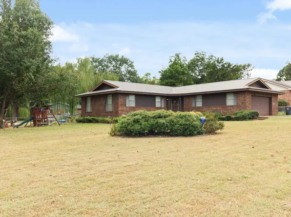 1 Blue Ridge Dr, Searcy, AR 72143