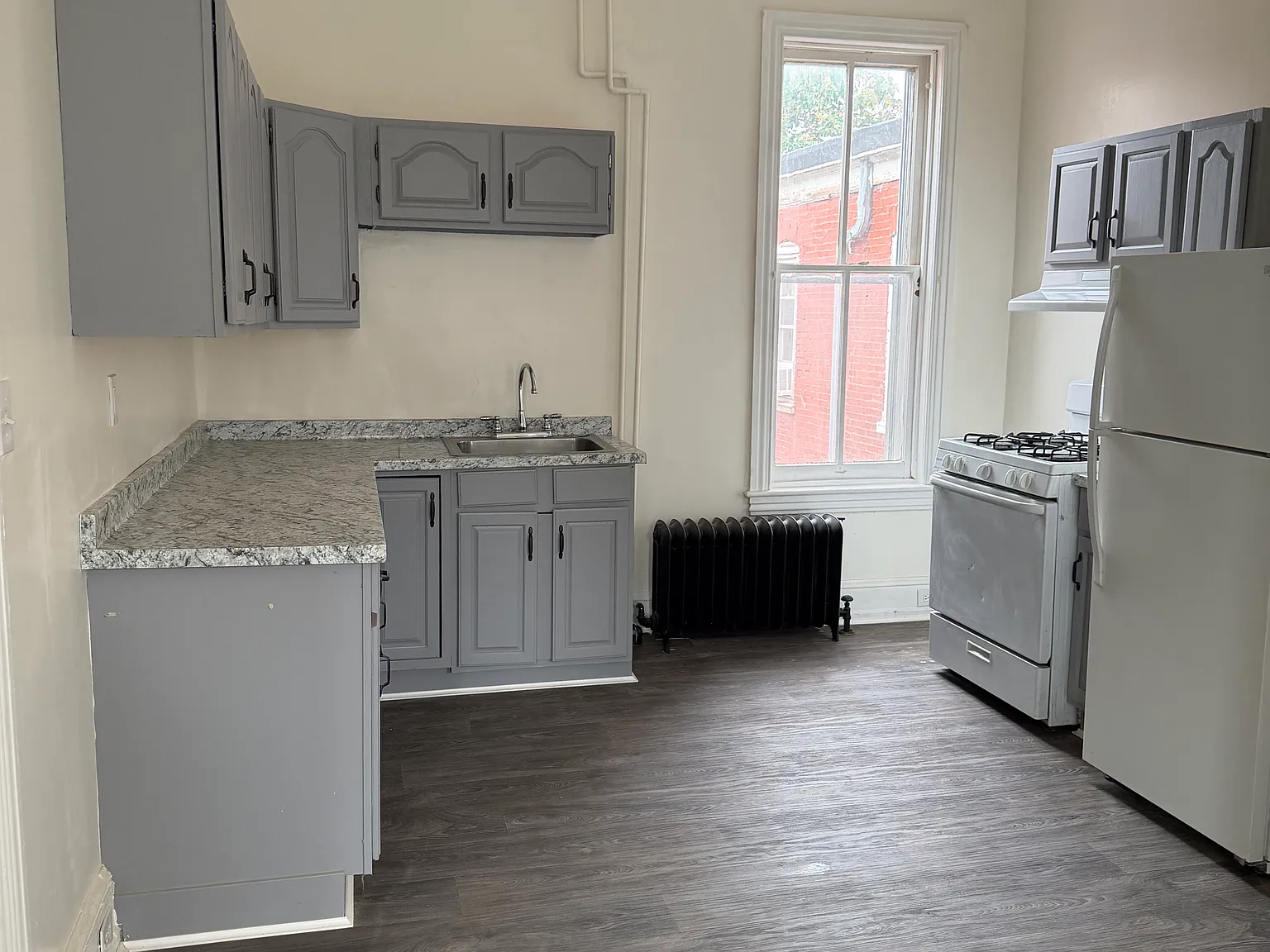 3 bed, $1,700 — Photo 1