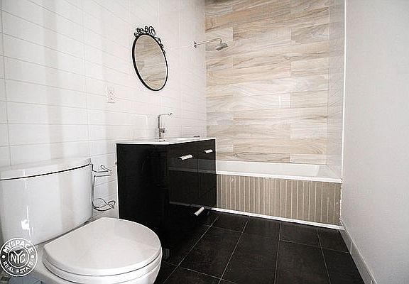5th image of 943 Willoughby Ave #301