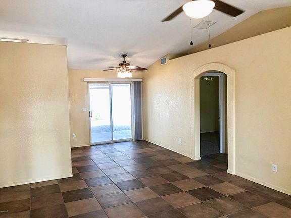 3rd image of 665 Thunderbolt Ave