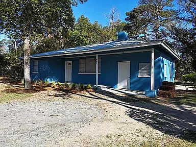 3 bed, 1.5 bath, 930 sqft, $1,495 — Photo 2