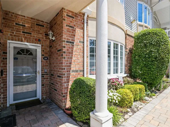 35 Sarah Court #35, Amityville, NY 11701