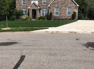 557 Birchcrest Ct, Oakland, MI 48363