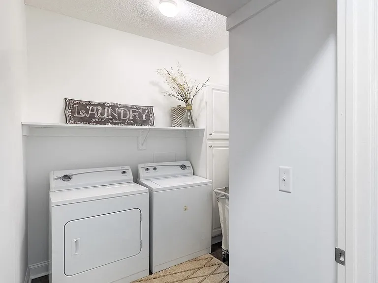 Hawthorne Meadowview — Photo 32