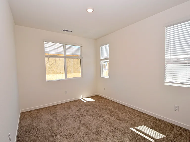 1018 Middle Gate Rd — Photo 10