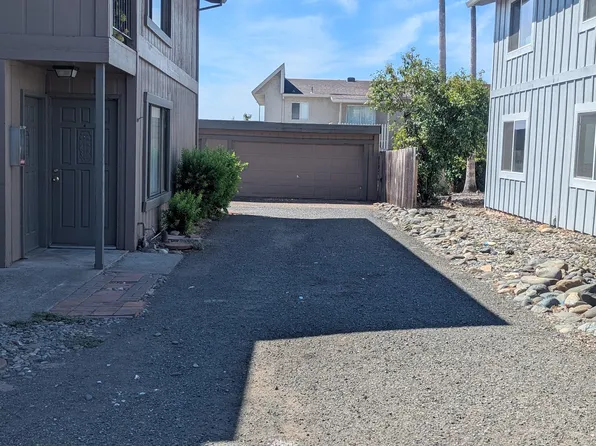 939 Jamieson Ct APT 4, Redding, CA 96003
