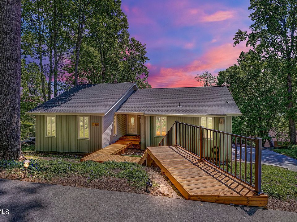 1st image of 3611 Honeywood Dr