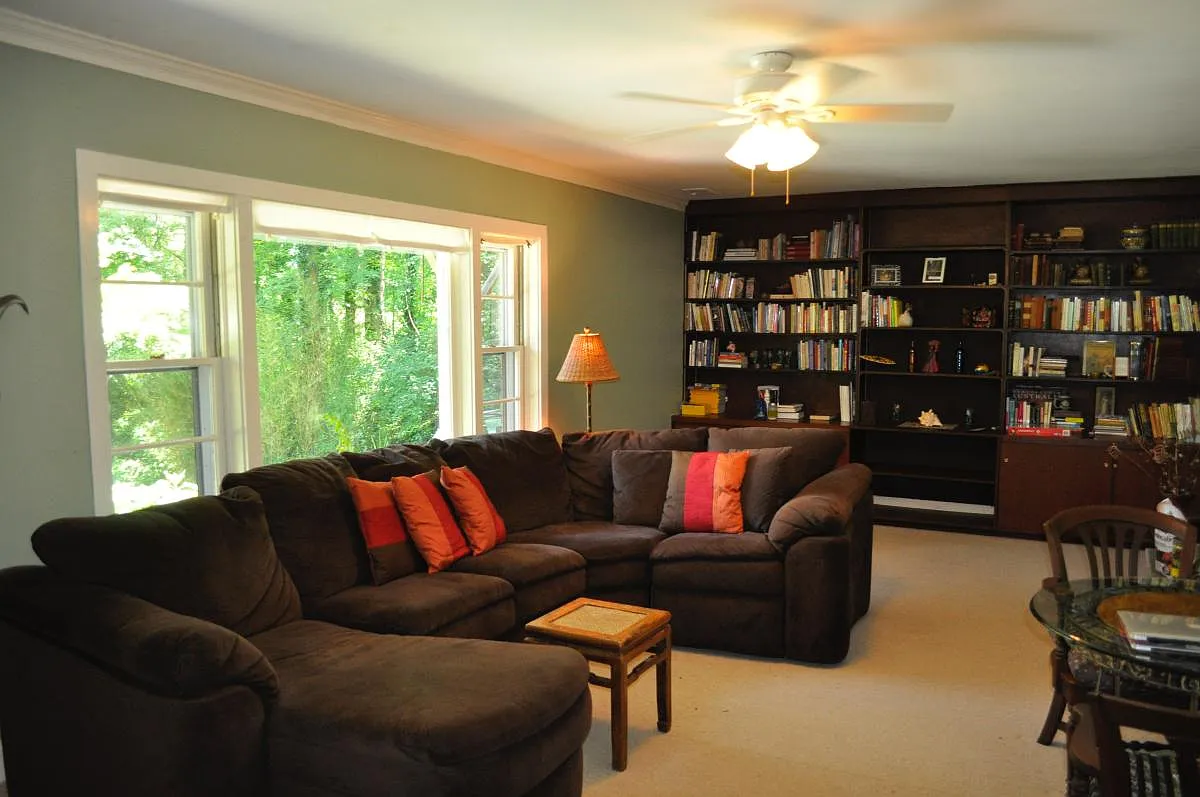 128 Cambridge Rd — Photo 2